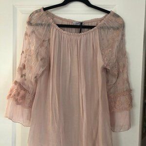 Beautiful l/s Tempo Rose blouse with lace detail